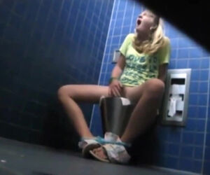 First-timer school coed wanking in the rest room and her